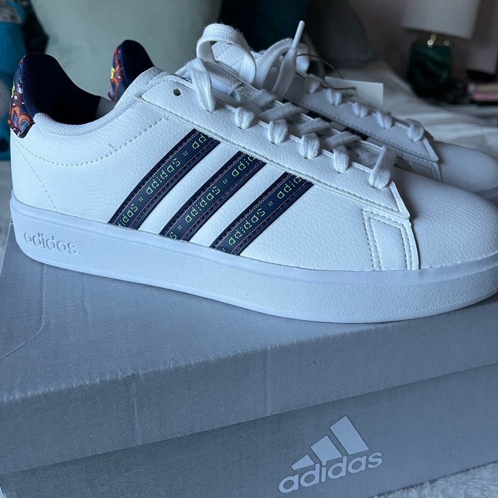 Brand New Adidas Grand Court Cloud Foam size 7.5